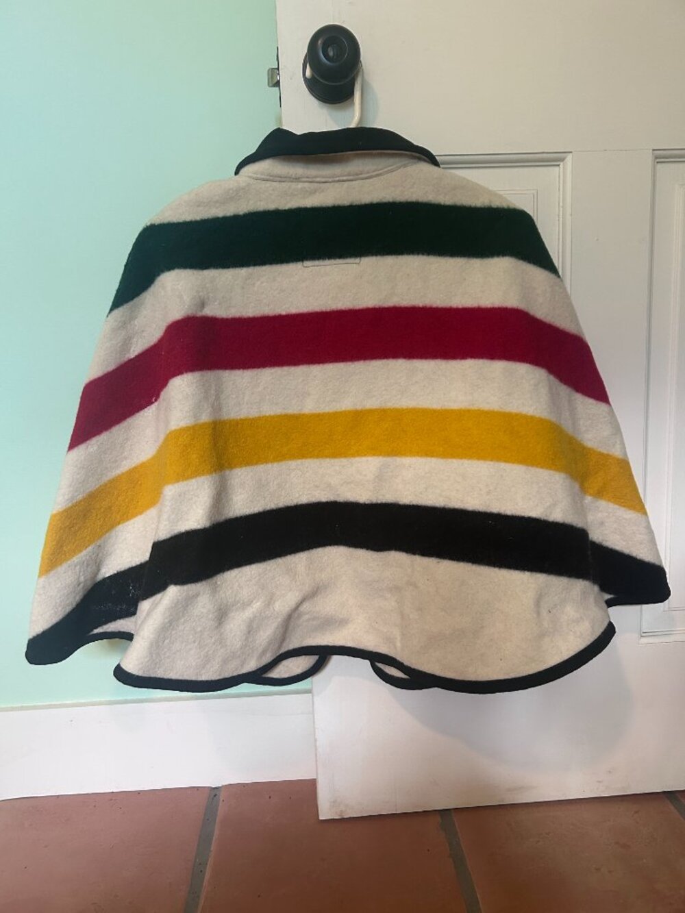 Pendleton cape - Picture 2 of 7